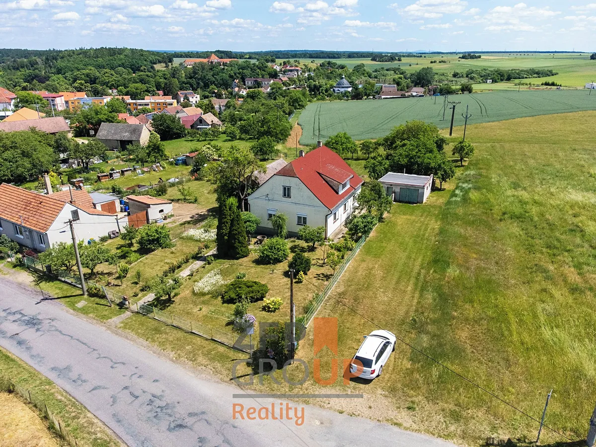 Prodej rodinného domu 193 m², pozemek 1906 m²